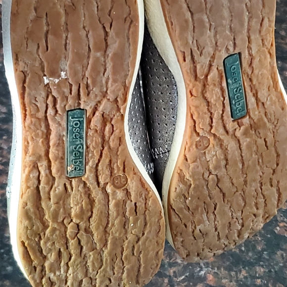 LIKE NEW J.Seibel sneakers - Silver - Picture 2 of 4